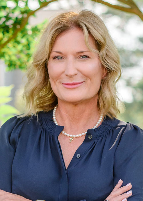 Photo of Leigh Hubbard